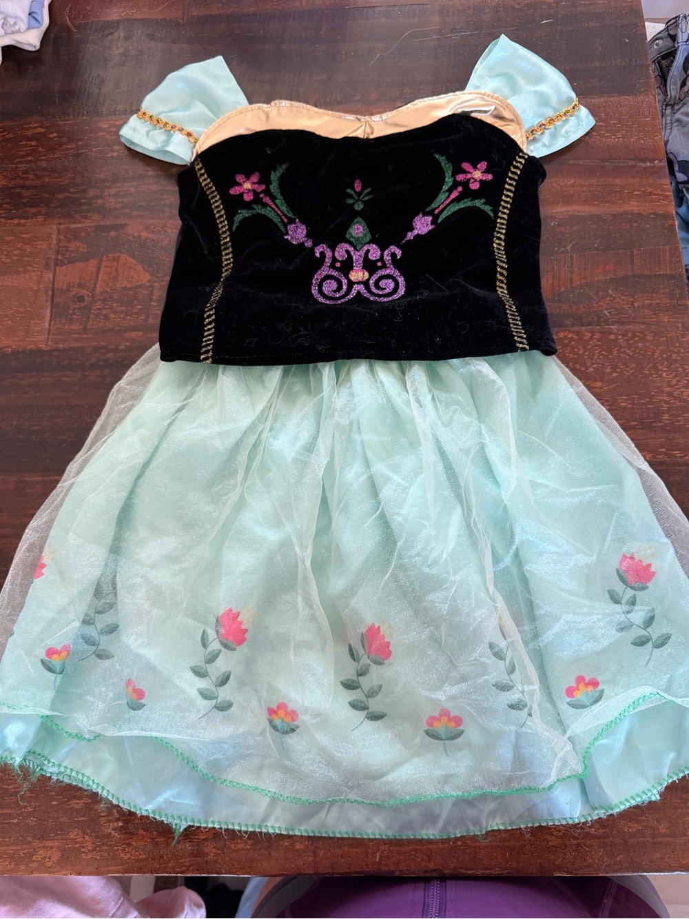 👚CLOSET CLEAN OUT SALE👖 Frozen’s Anna Shirt and Skirt. similar to xs/s